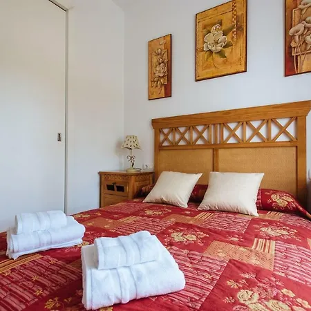 Apartment Playa Del Cantil, 3 Bedrooms And 2 Free Parking